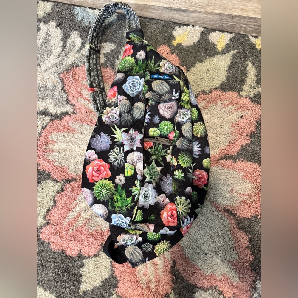 KAVU Cactus Greenhouse rope Sling Bag excellent condition